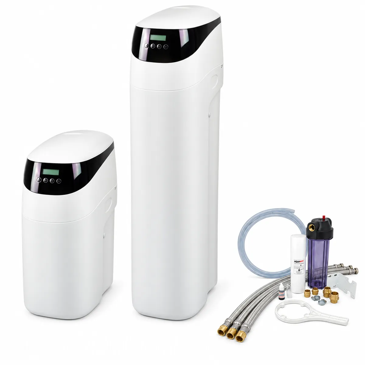 Adoucisseurs sans électricité K-Natur 8 et 21 litres présentés avec le kit d’installation.