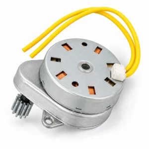 Moteur timer Fleck 5600 mécanique avec pignon métallique, deux fils jaunes et connecteur blanc sur fond blanc.